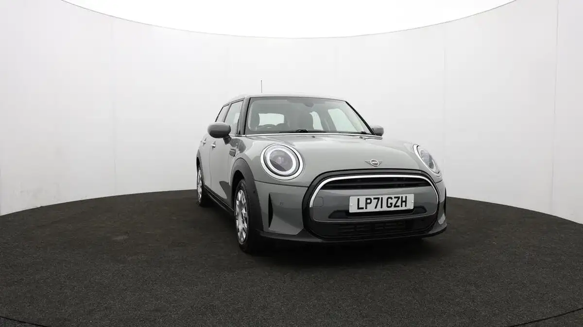2022-mini-cooper-15-one-classic-5d-big-51