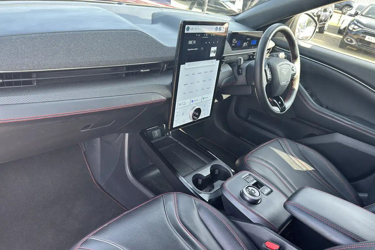 2021-ford-mustang-mach-e-e-standard-range-68kwh-awd-big-10