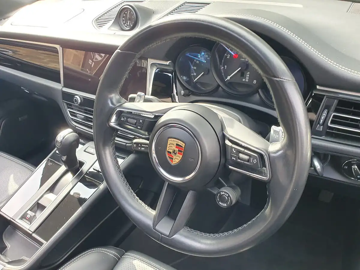 2021-porsche-macan-20-265ps-big-21