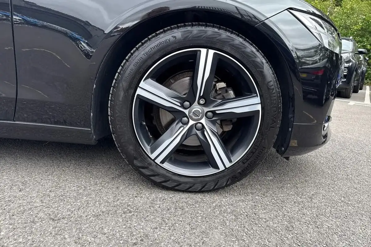 2018-volvo-s90-20td-d4-r-design-big-6