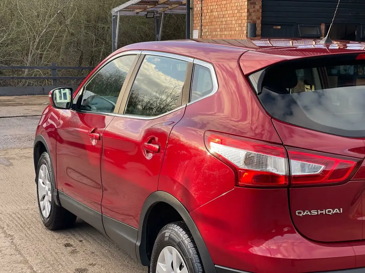 2015-nissan-qashqai-15dci-visia-smart-vision-pack-big-22