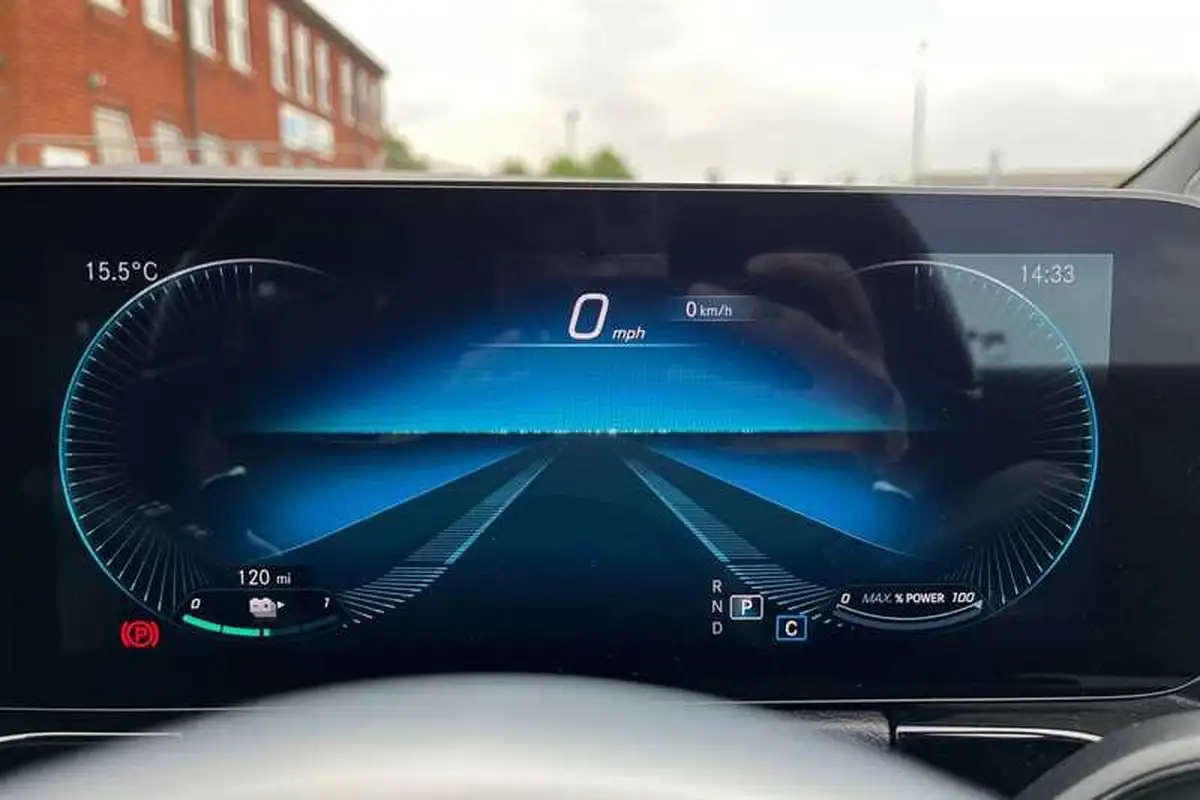 2021-mercedes-benz-eqa-e-eqa-250-amg-line-big-19