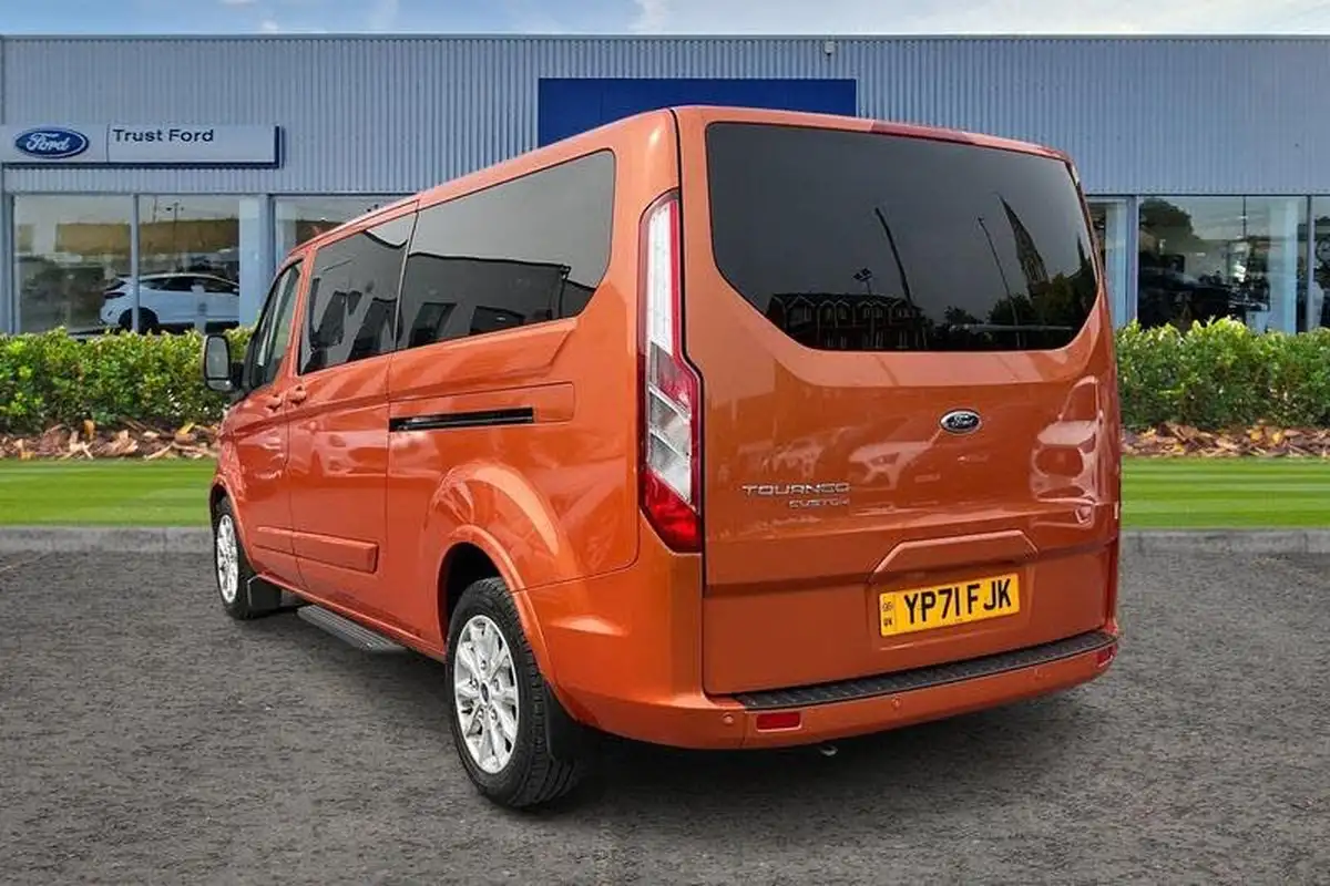 2021-ford-tourneo-custom-20tdci-320-l1-zetec-130pseu6dt-auto-big-1