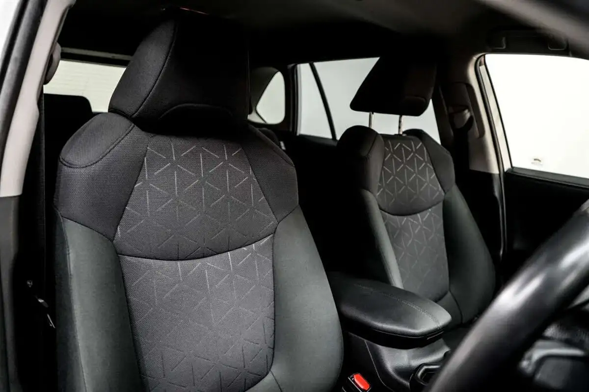 2020-toyota-rav4-25-vvt-i-design-219bhp-big-13