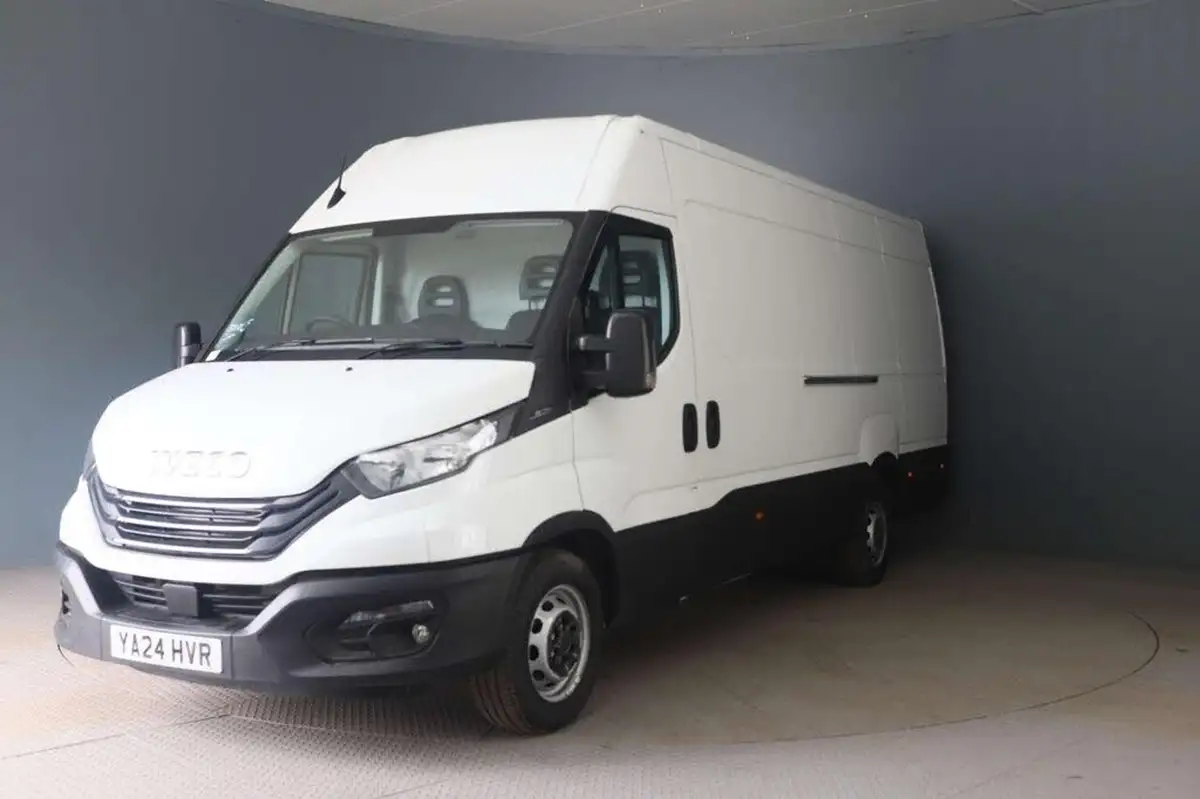 2024-iveco-daily-s-class-23td-35s14v-business-3520lmm-h2-136pseu6dt-big-0
