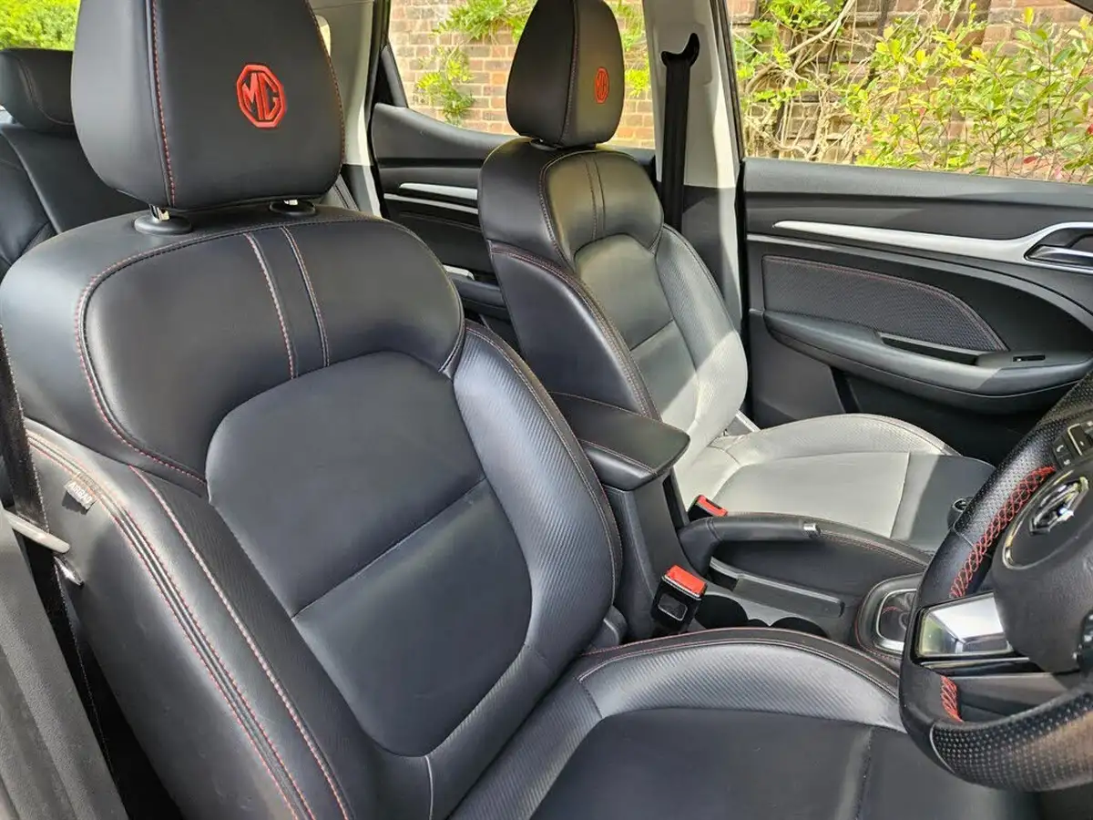 2021-mg-zs-suv-15-vti-tech-exclusive-big-13