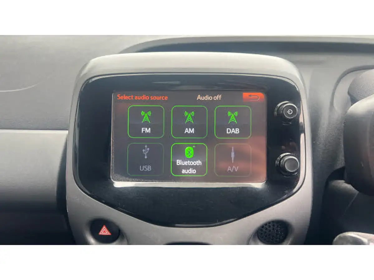 2019-toyota-aygo-10-vvt-i-x-play-big-11