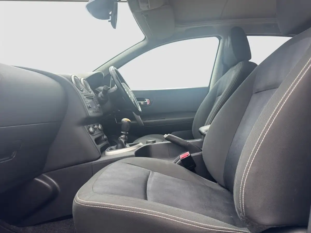 2011-nissan-qashqai-20td-n-tec-4wd-big-25
