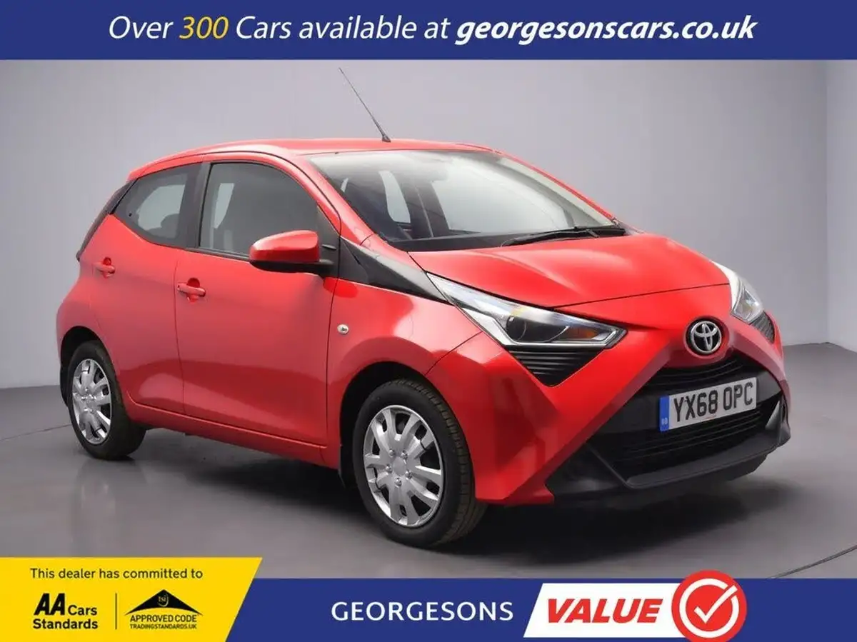2018-toyota-aygo-10-vvt-i-x-play-71bhp-5d-big-0