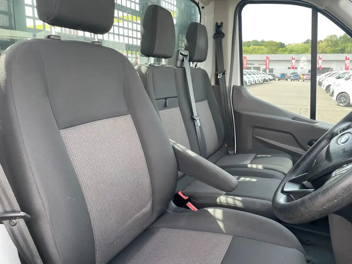 2022-ford-transit-20tdci-350-l2h1-leader-130pseu6dt-rwd-cab-big-32