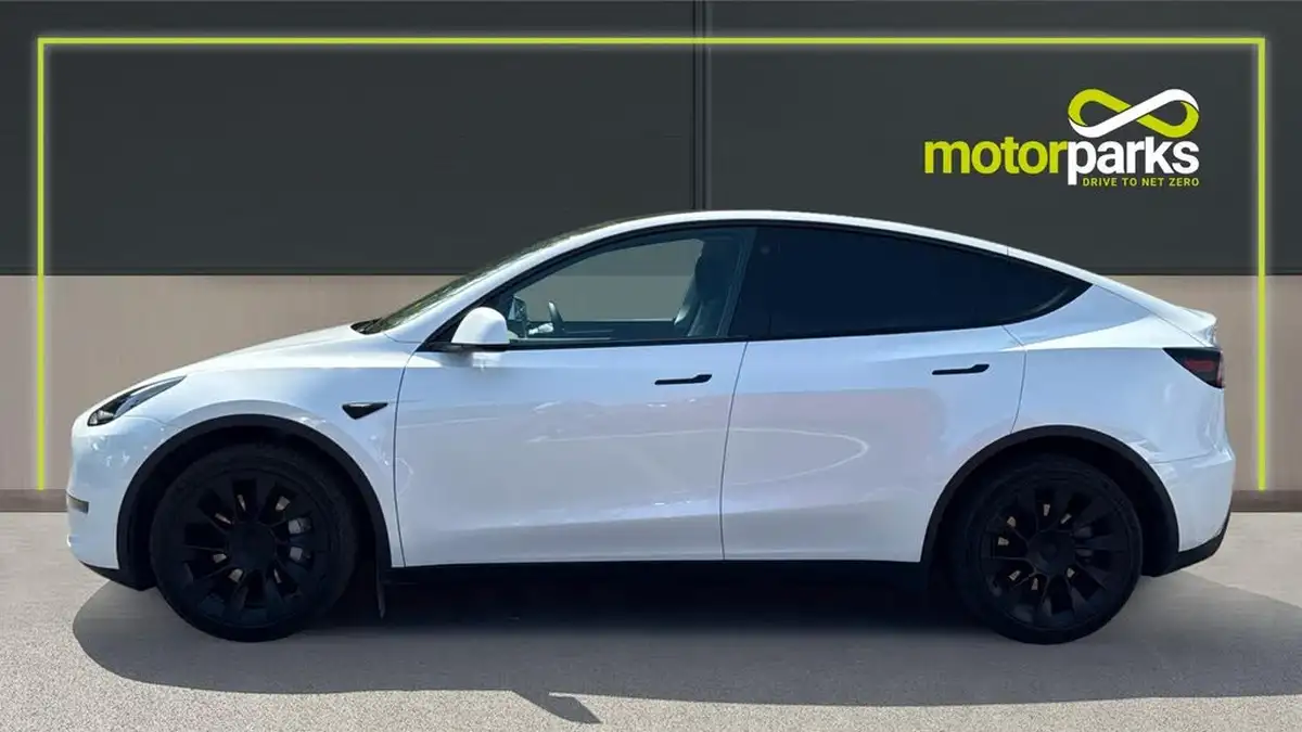 2023-tesla-model-y-e-long-range-big-5