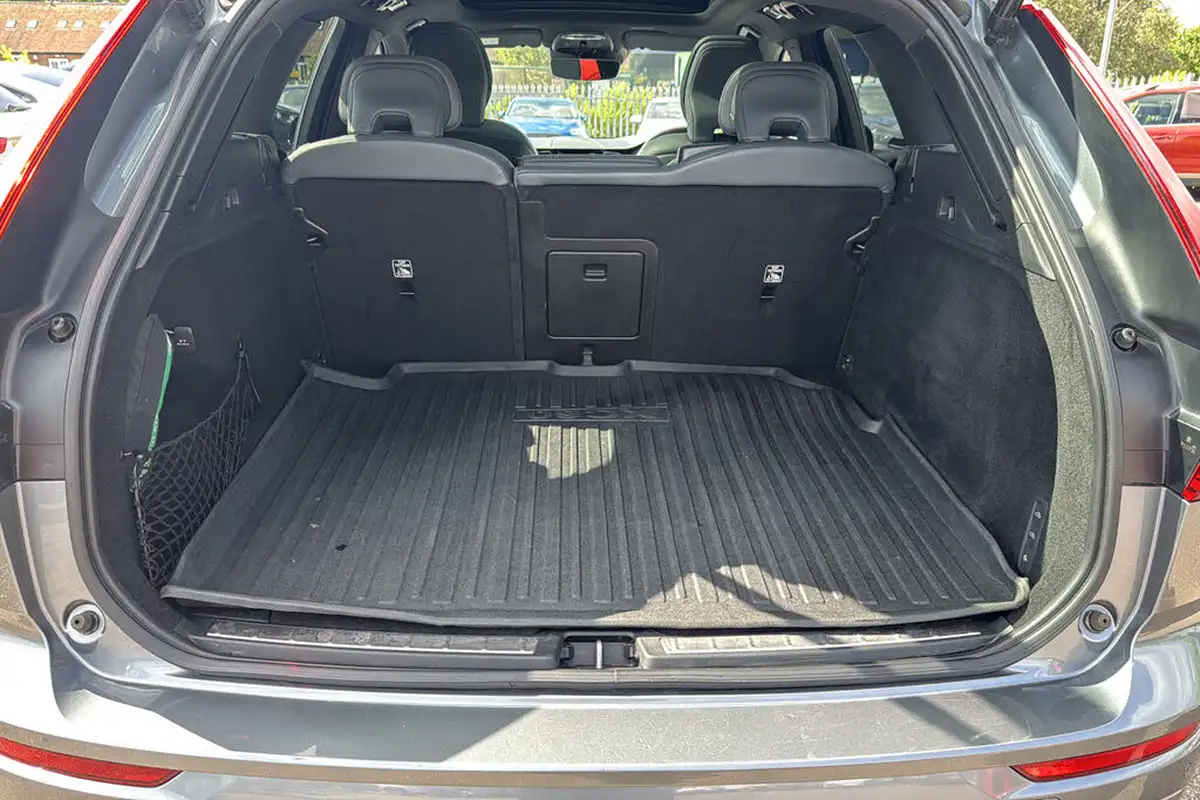 2020-volvo-xc60-20td-b4-r-design-pro-awd-big-18