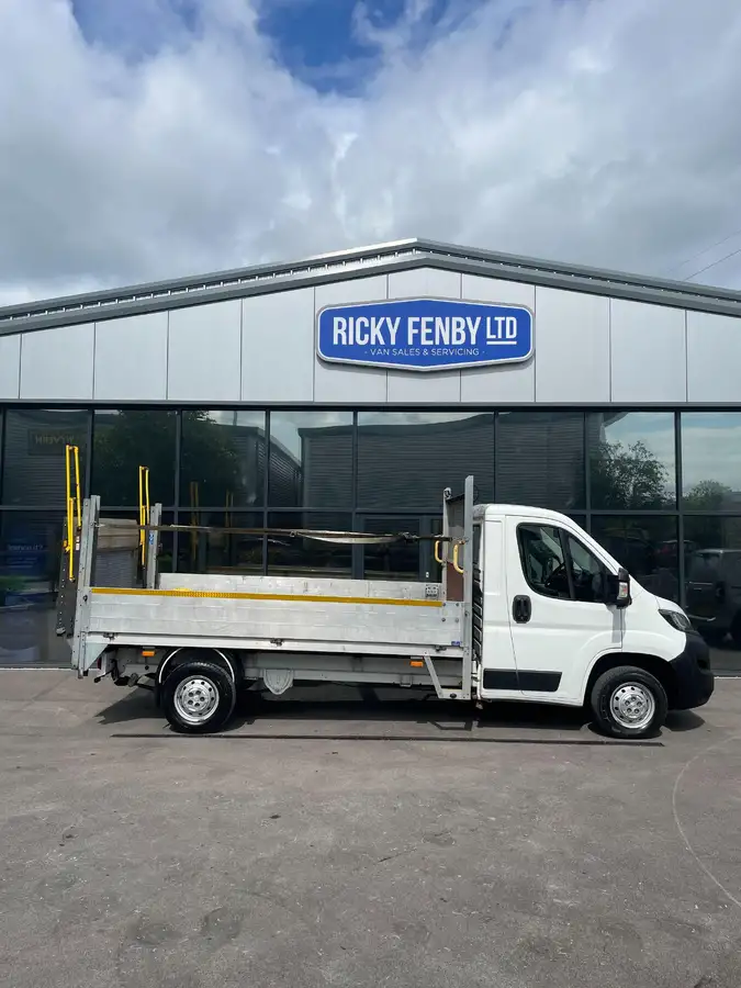 2021-peugeot-boxer-22-bluehdi-plus-335-l3-chassis-big-2