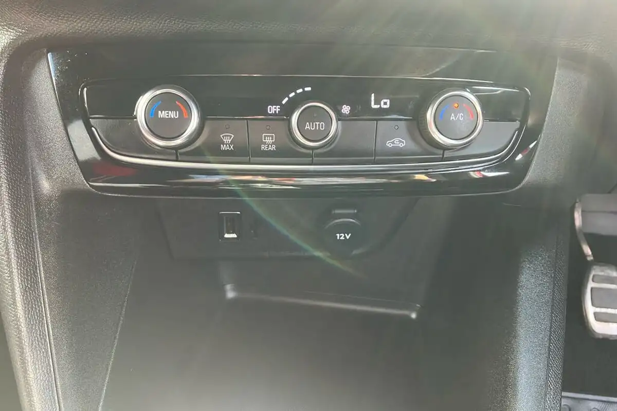 2023-vauxhall-corsa-12i-gs-big-39