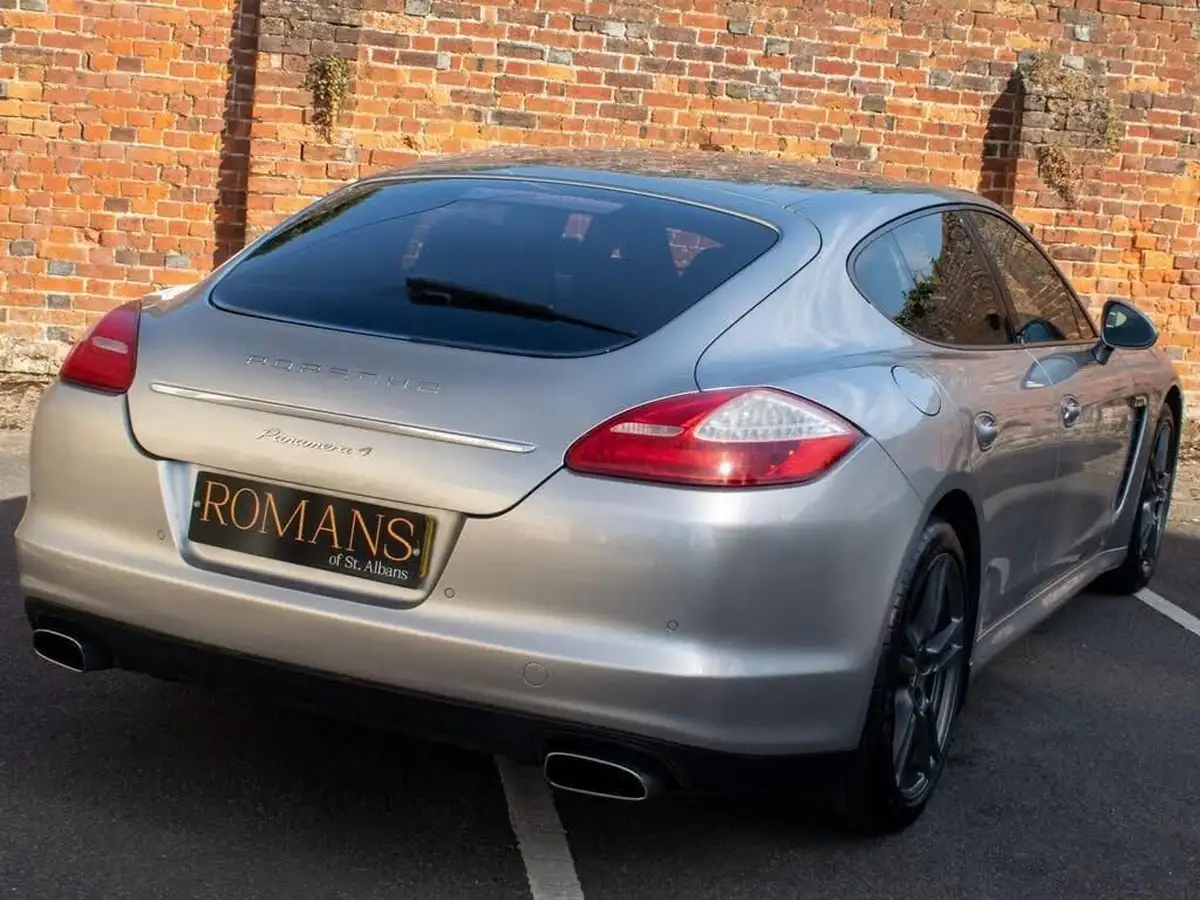 2010-porsche-panamera-36-4-big-11