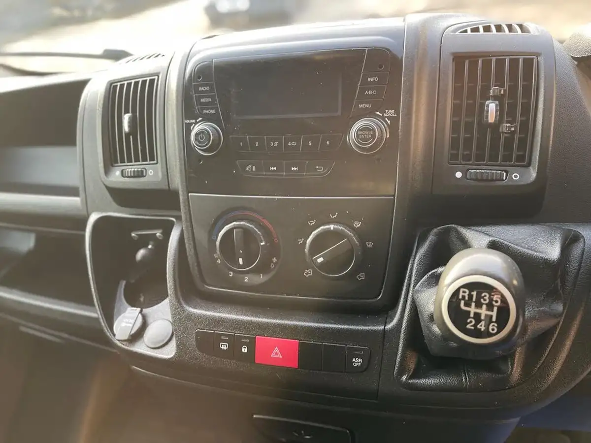 2019-peugeot-boxer-20-bluehdi-335-l2-h2-big-15
