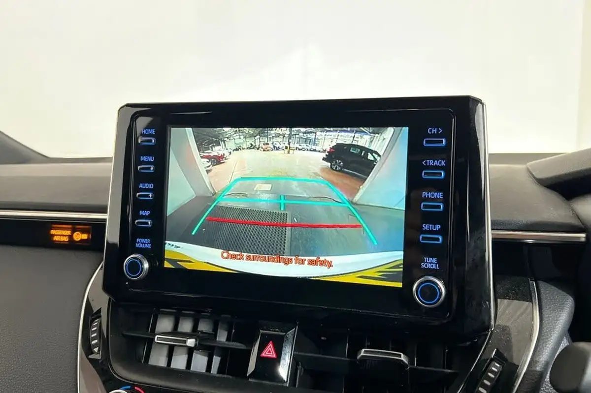 2022-toyota-corolla-18-vvt-i-icon-tech-spare-wheel-touring-sports-5d-big-15