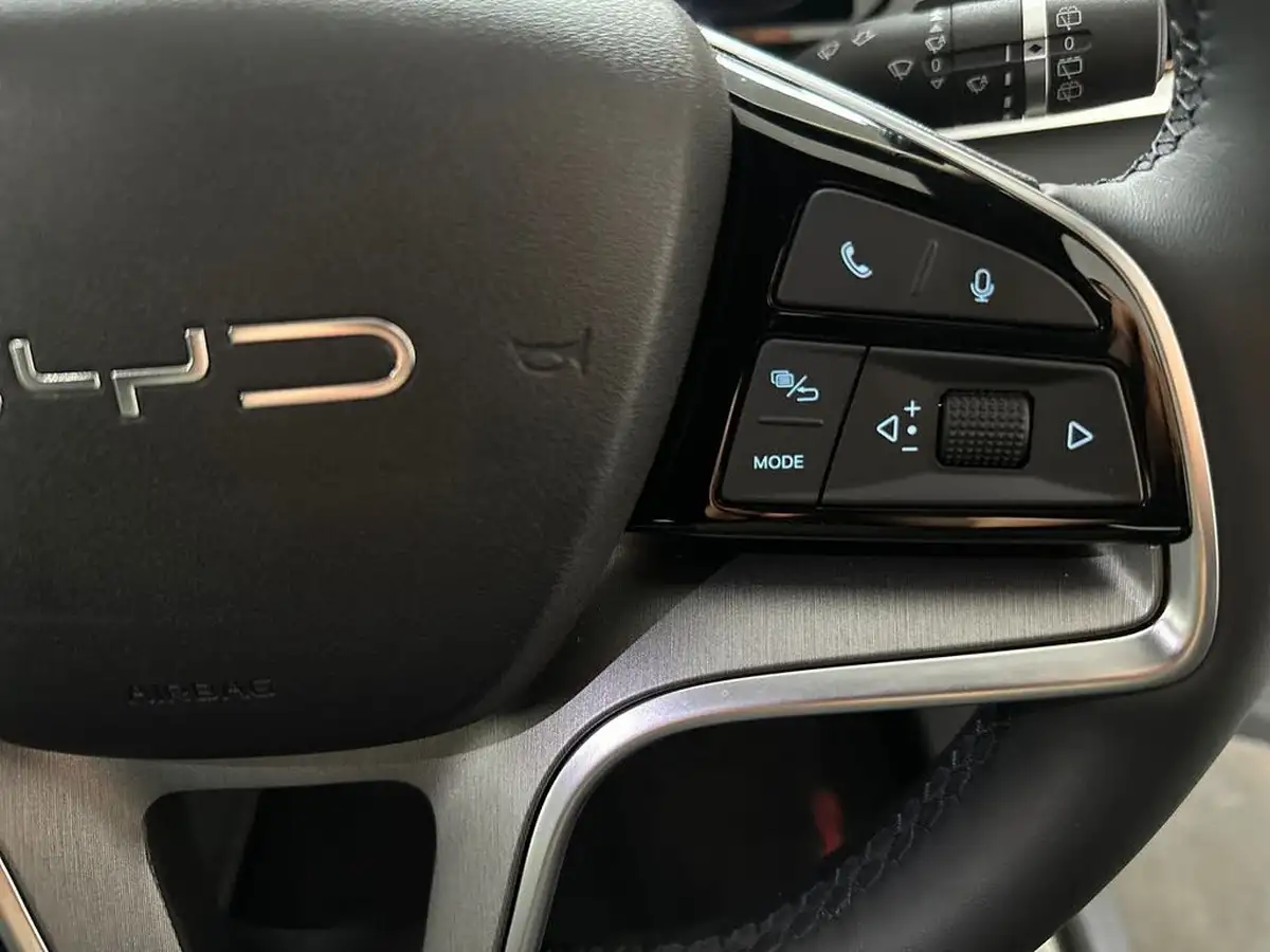 2025-byd-seal-15-comfort-big-26