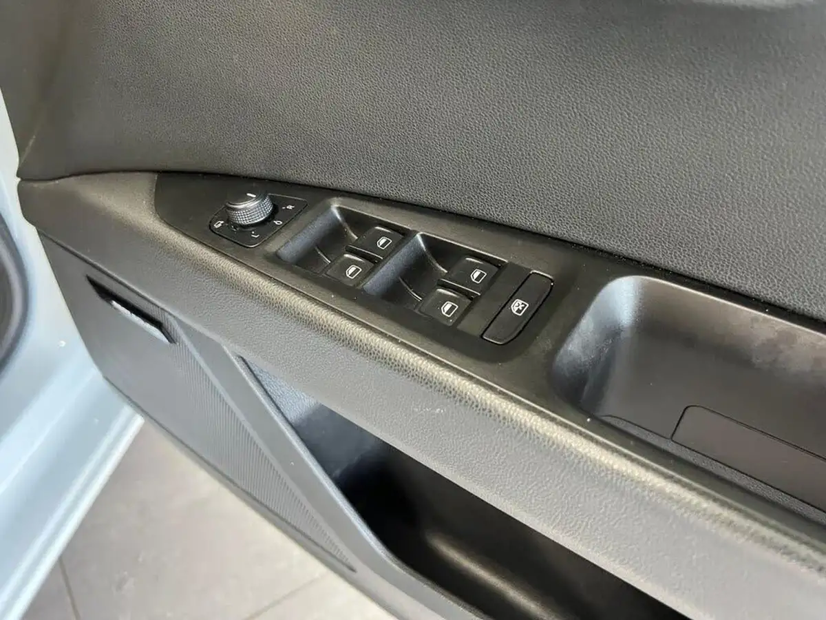 2014-seat-leon-20-cupra-280-ss-hatchback-5d-dsg-big-36