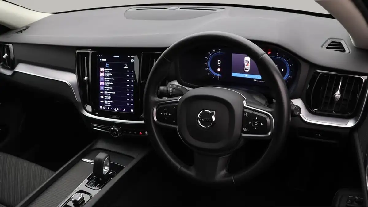 2023-volvo-v60-20-b3-core-big-9