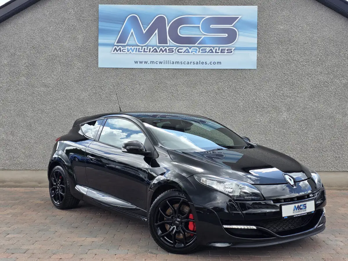 2013-renault-megane-20-renaultsport-265-big-0