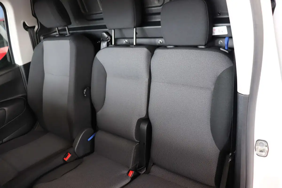 2020-citroen-berlingo-15bluehdi-1000-enterprise-100pseu6dt-e-ss-panel-big-26