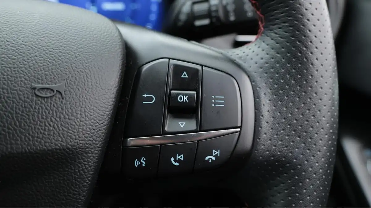 2020-ford-focus-20-st-line-x-hatchback-big-40