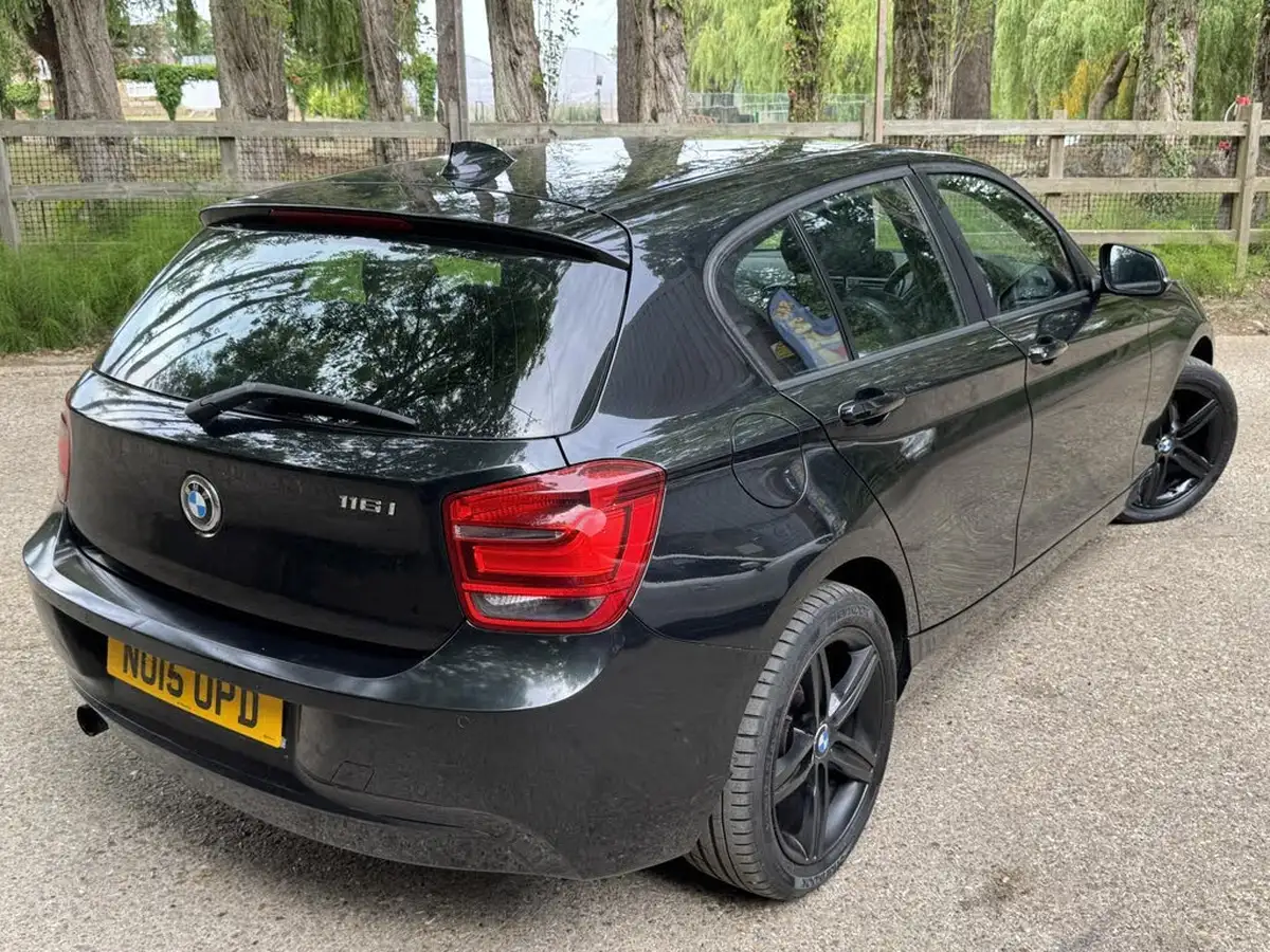 2015-bmw-1-series-16-116i-sport-5d-big-23