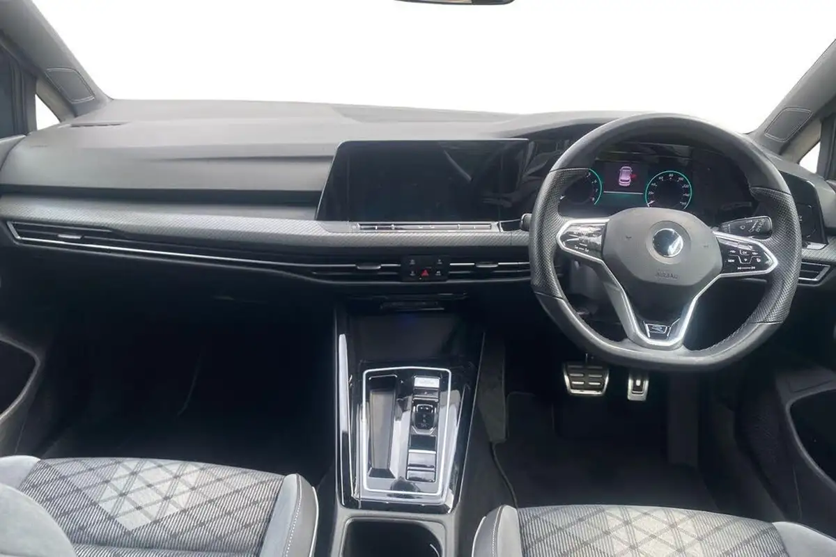 2022-volkswagen-golf-15-etsi-r-line-150ps-hatchback-big-42