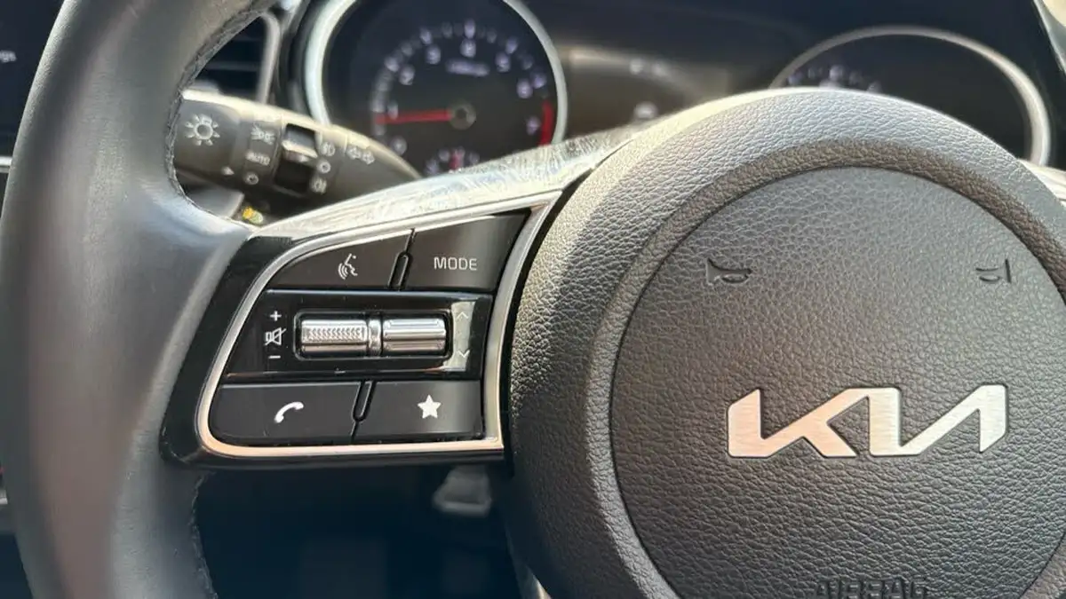 2022-kia-ceed-15-t-gdi-3-hatchback-big-36