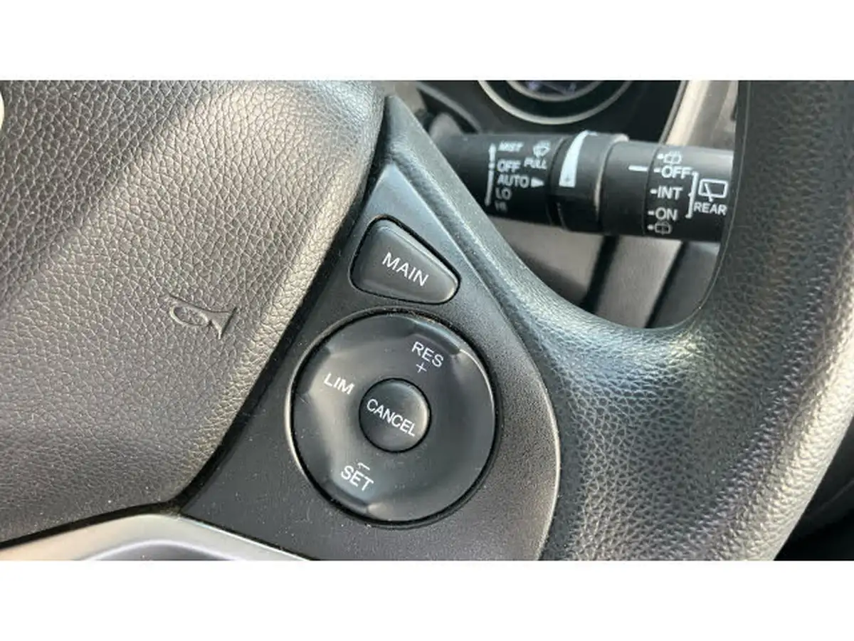 2018-honda-jazz-13-i-vtec-se-big-28