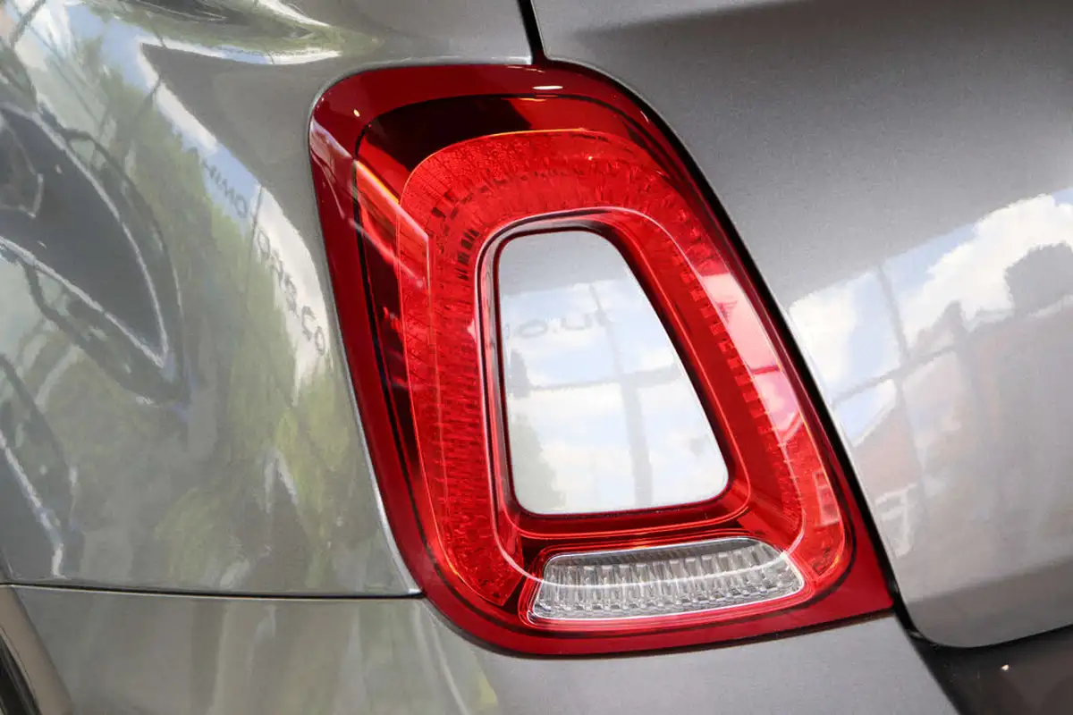 2019-fiat-500-12-lounge-ss-big-64