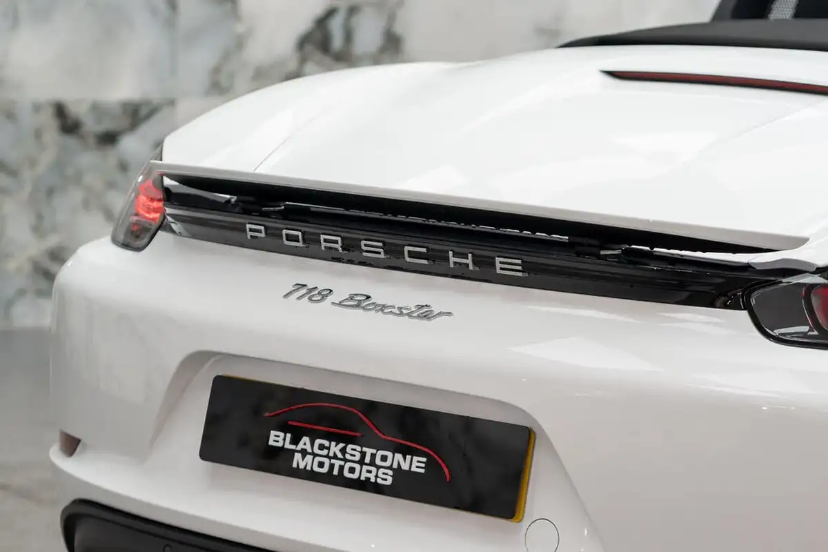 2024-porsche-boxster-718-20-boxster-big-35