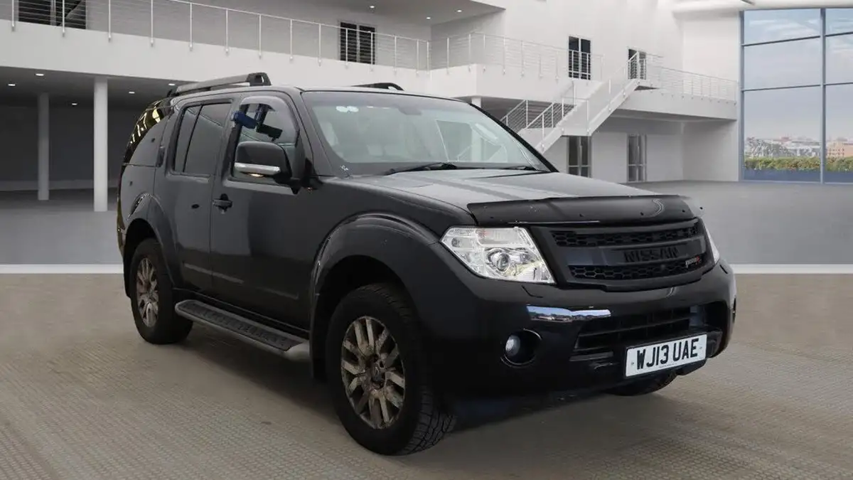2013-nissan-pathfinder-25td-tekna-big-0