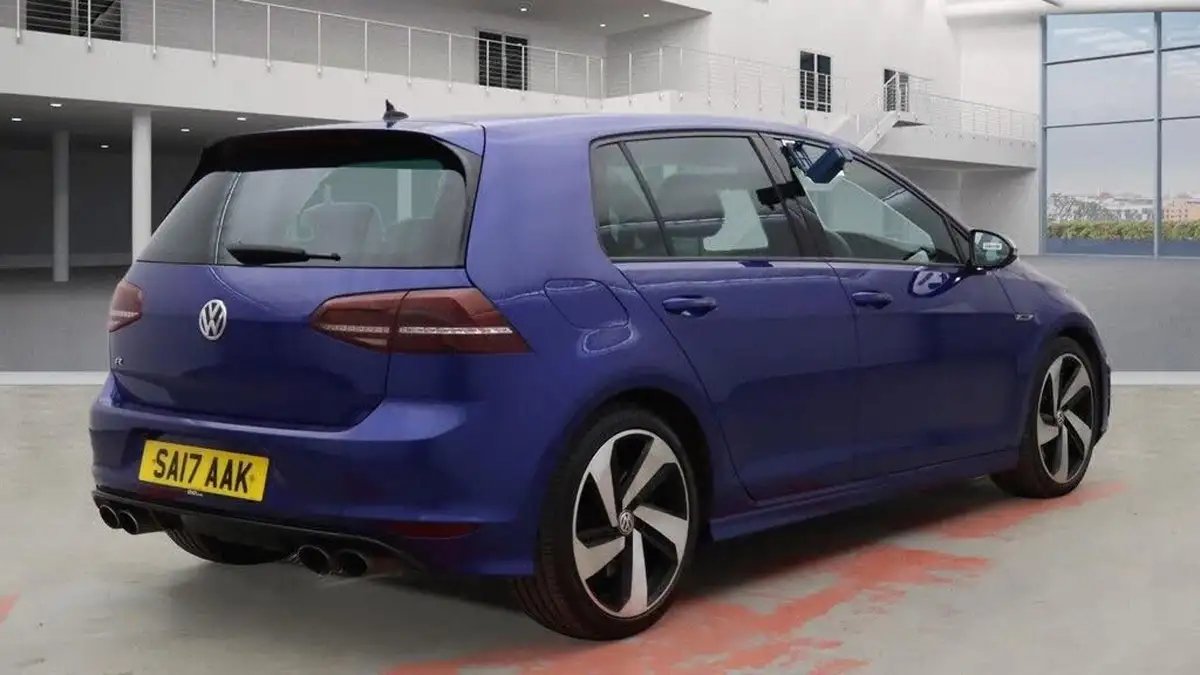 2017-volkswagen-golf-20-tsi-r-300ps-4motion-bmt-ss-hatchback-5d-big-7