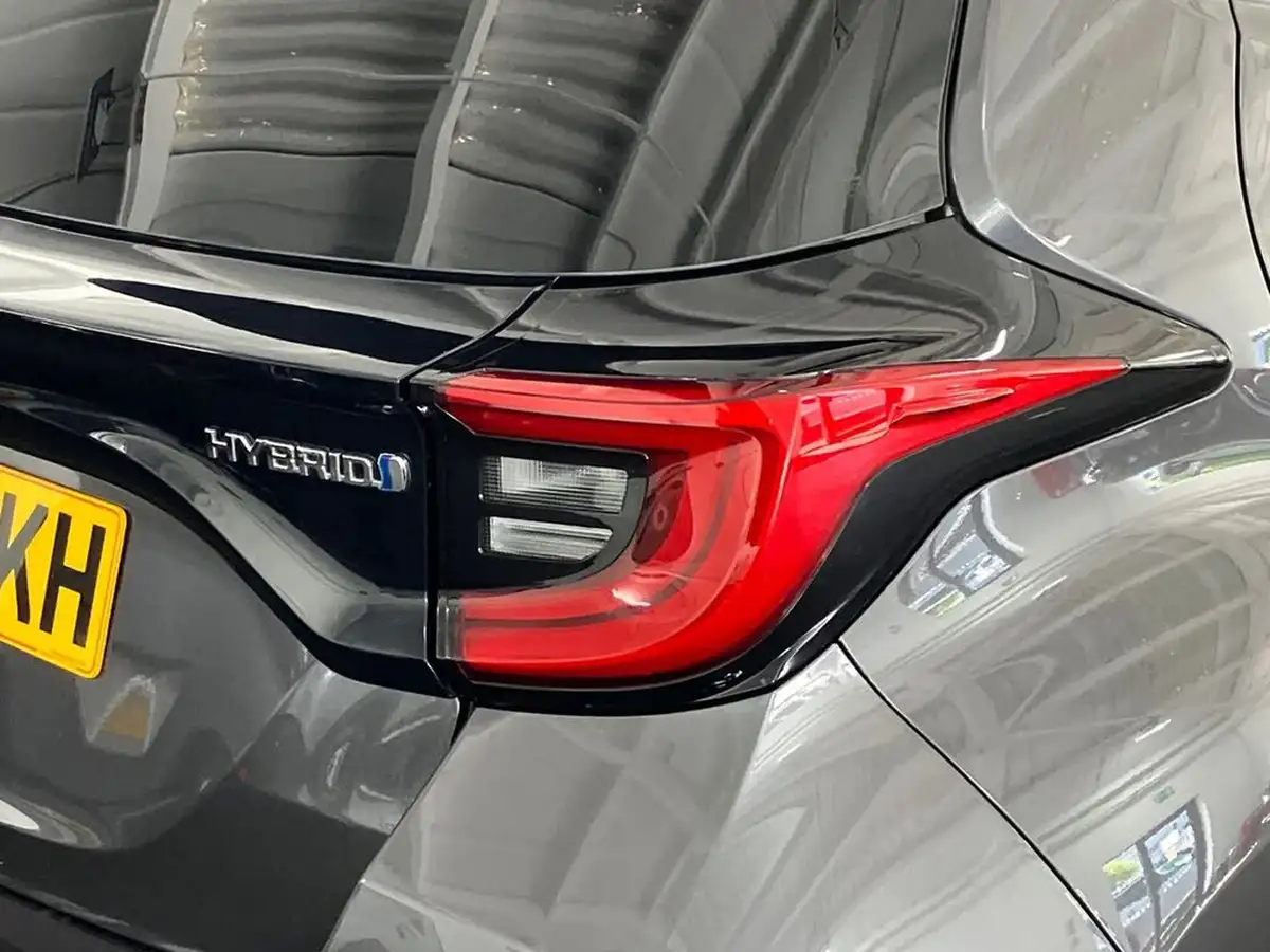 2023-mazda-mazda2-15-select-big-36