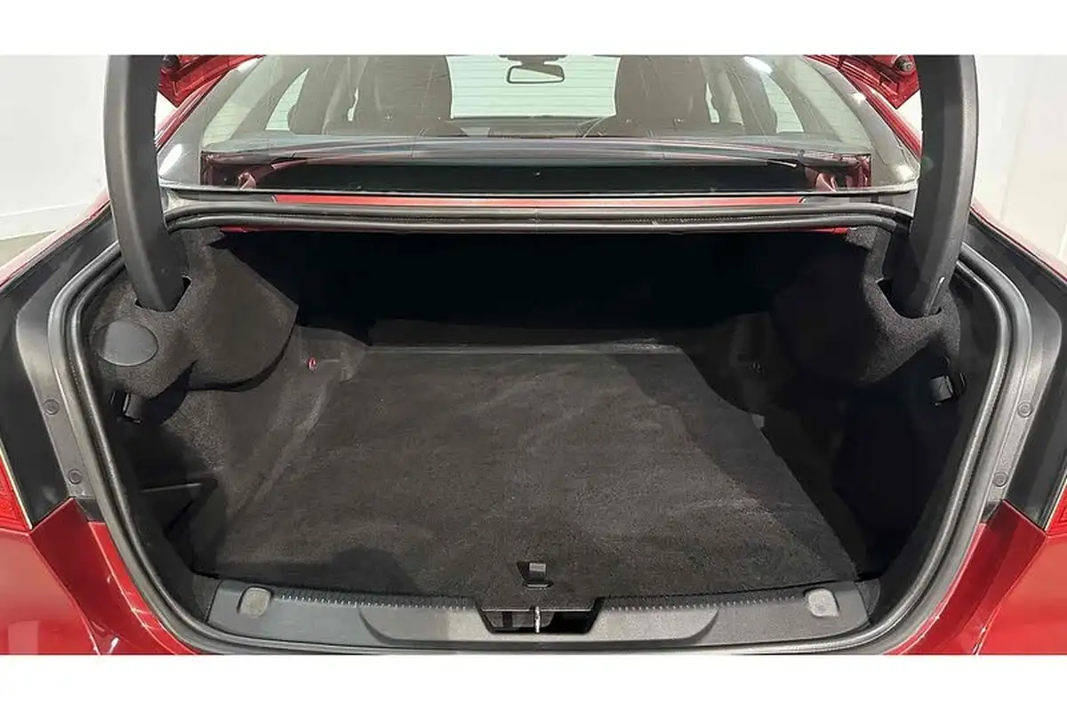 2015-jaguar-xe-20-prestige-big-49