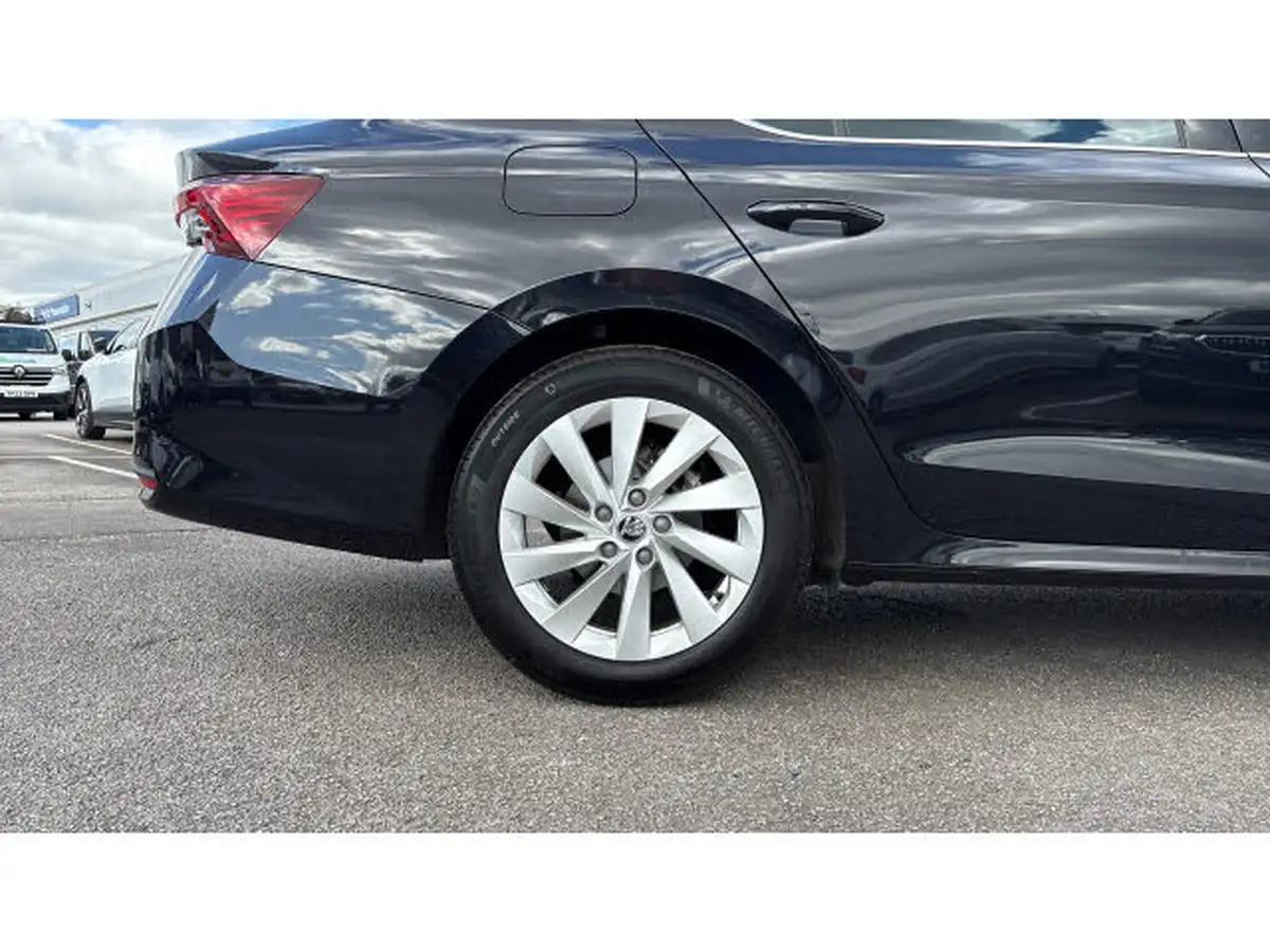2024-skoda-octavia-15-tsi-e-tec-se-l-hatchback-big-4