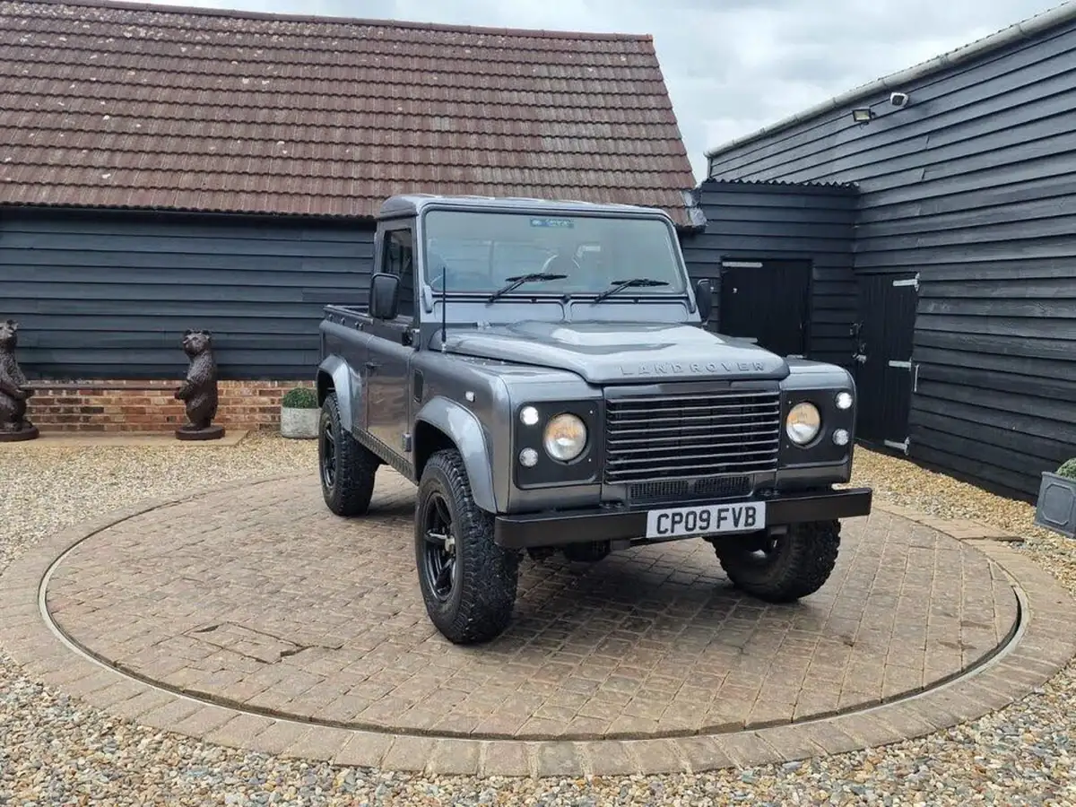 2009-land-rover-90-defender-24td-county-pick-up-big-18