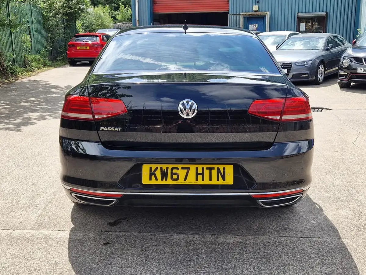 2018-volkswagen-passat-14-tsi-r-line-150ps-saloon-4d-big-5