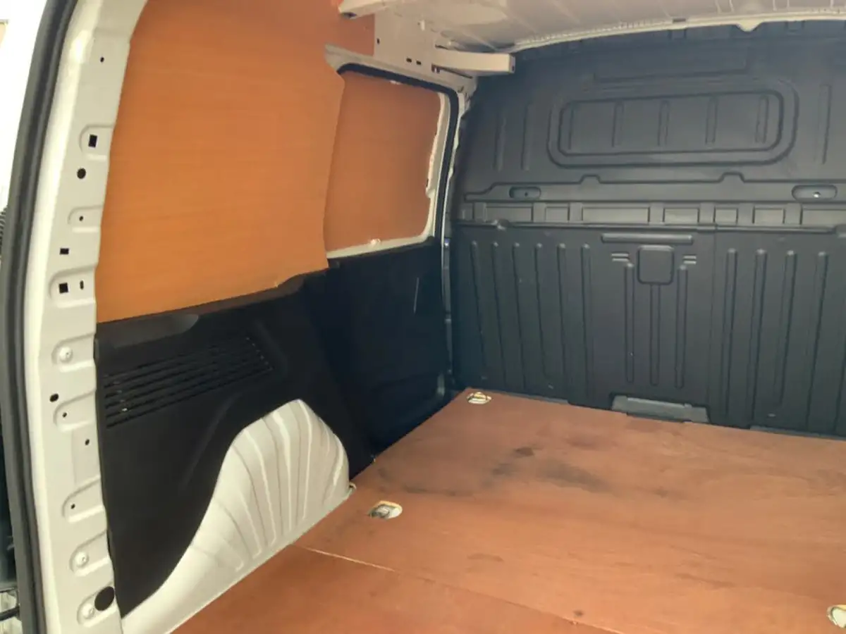 2020-vauxhall-combo-15cdti-sportive-2300-100pseu6dt-l1h1-panel-big-18
