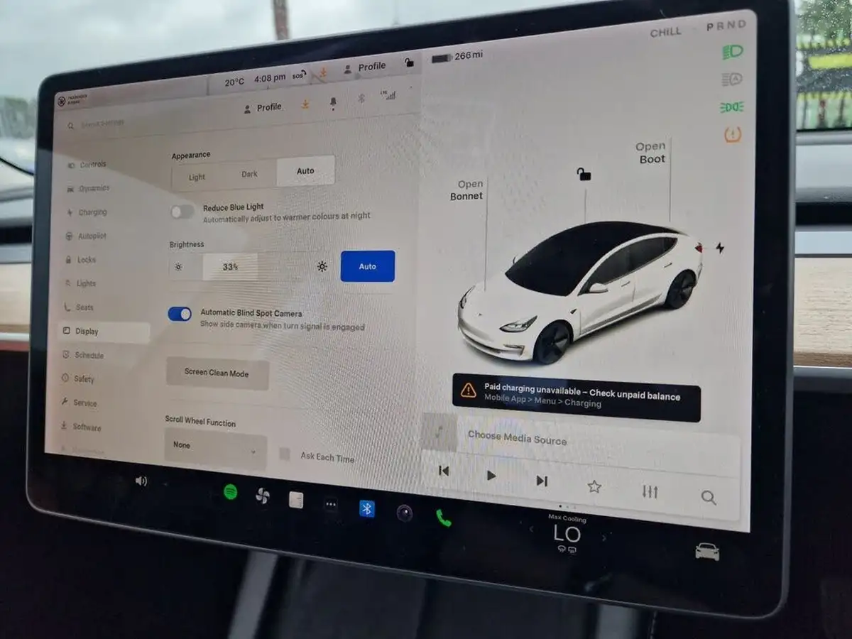 2021-tesla-model-3-e-long-range-awd-big-32