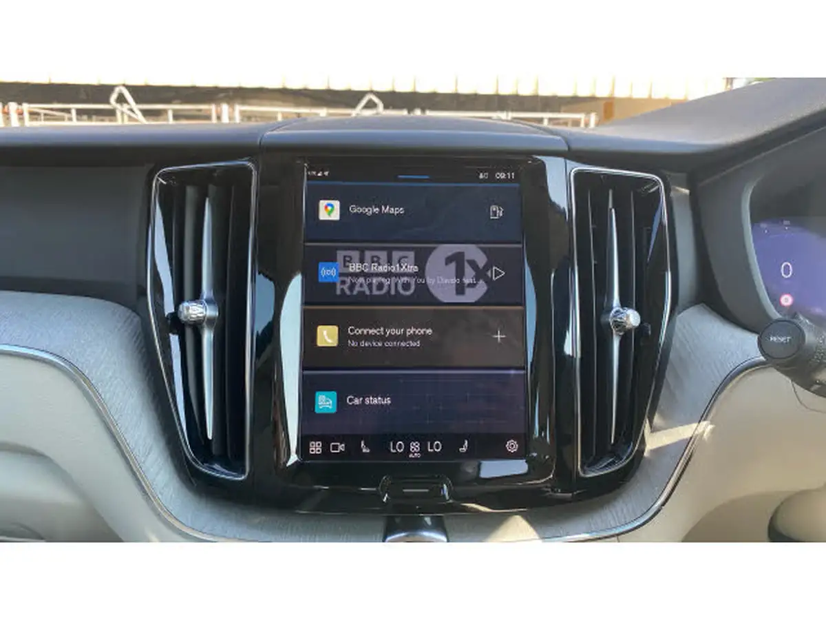 2023-volvo-xc60-20-b5-core-big-20