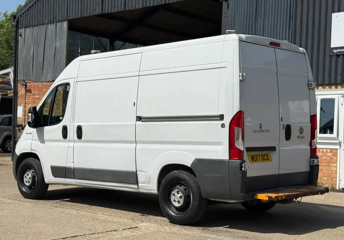 2017-fiat-ducato-20td-35-lh2-panel-big-6