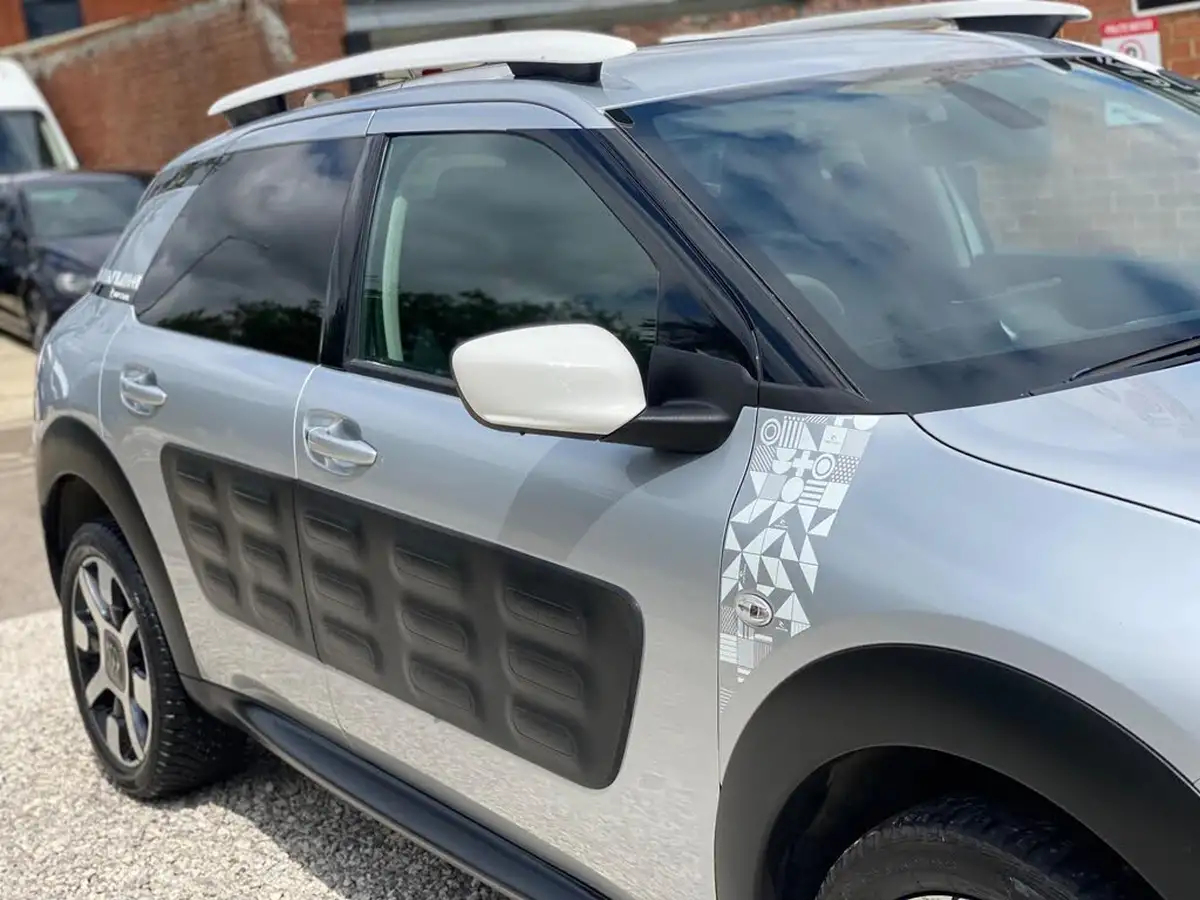 2017-citroen-c4-cactus-12-puretech-rip-curl-big-19