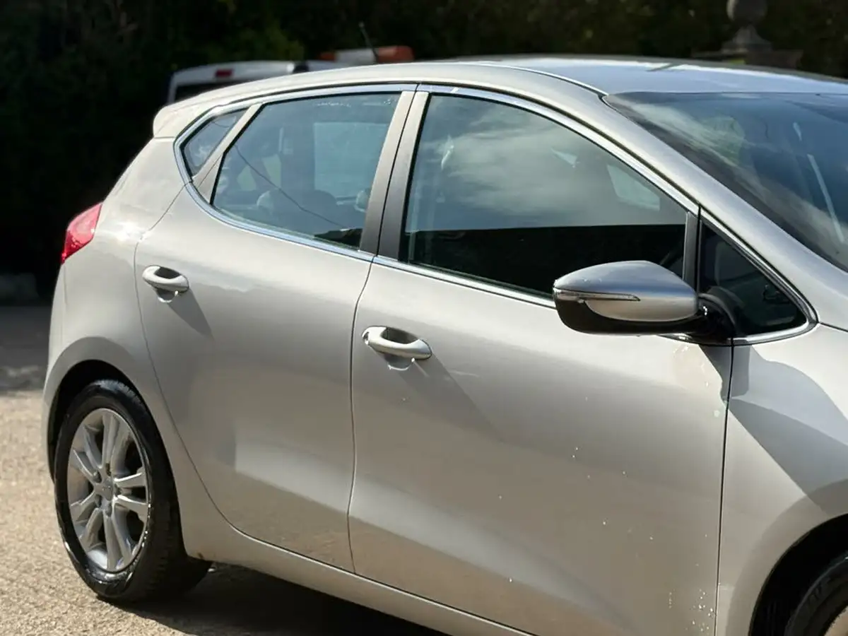 2013-kia-ceed-16crdi-2-hatchback-big-19