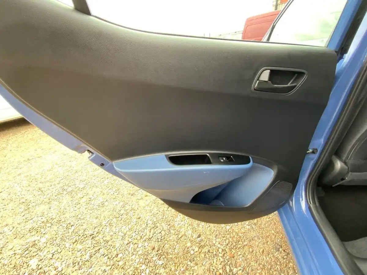 2016-hyundai-i10-12-se-auto-big-33