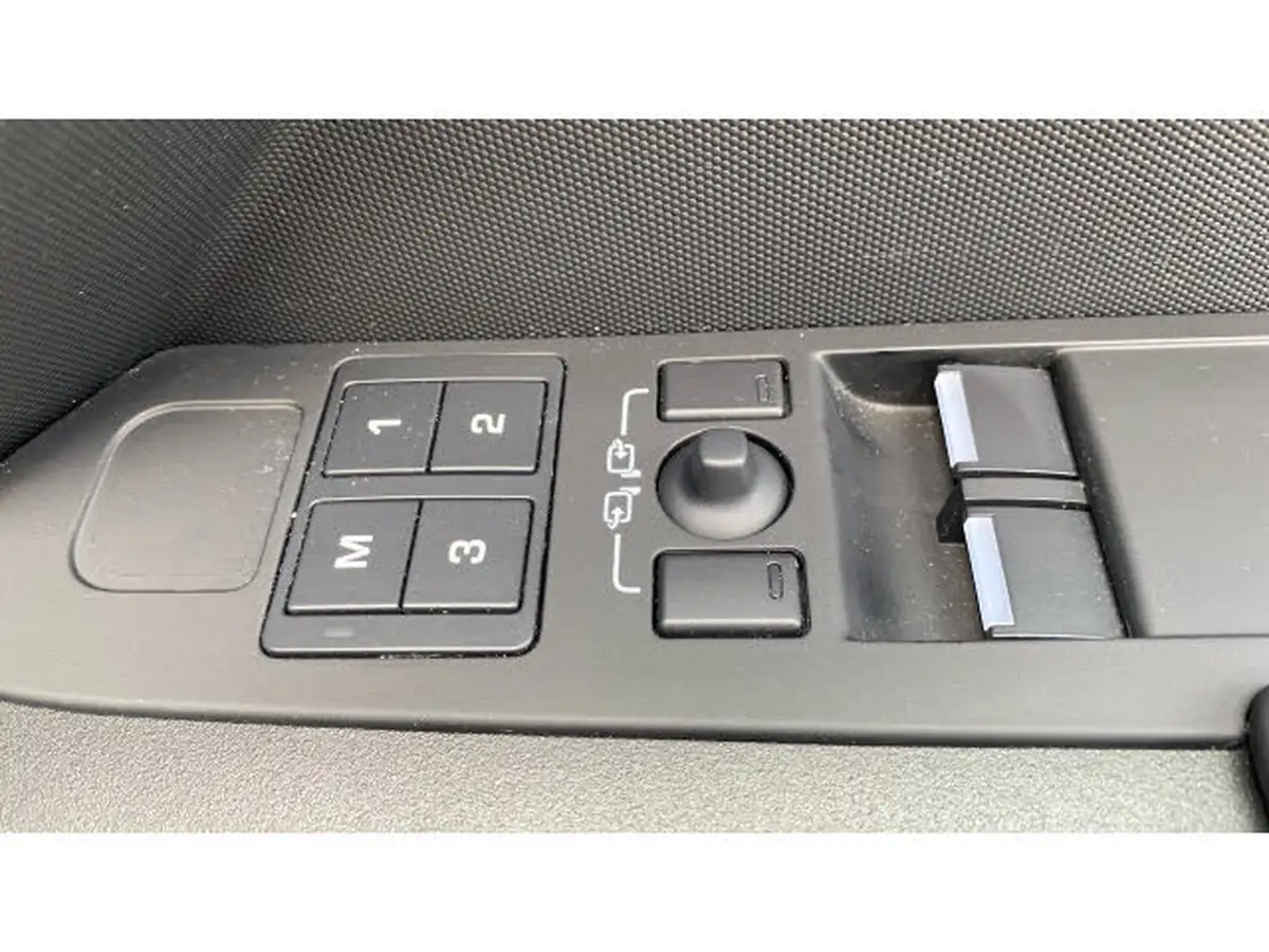 2022-land-rover-90-defender-50-p525-v8-big-34