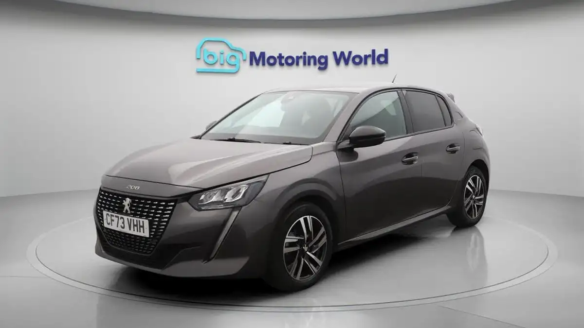 2023-peugeot-208-12-puretech-allure-premium-130ps-eat8-big-3