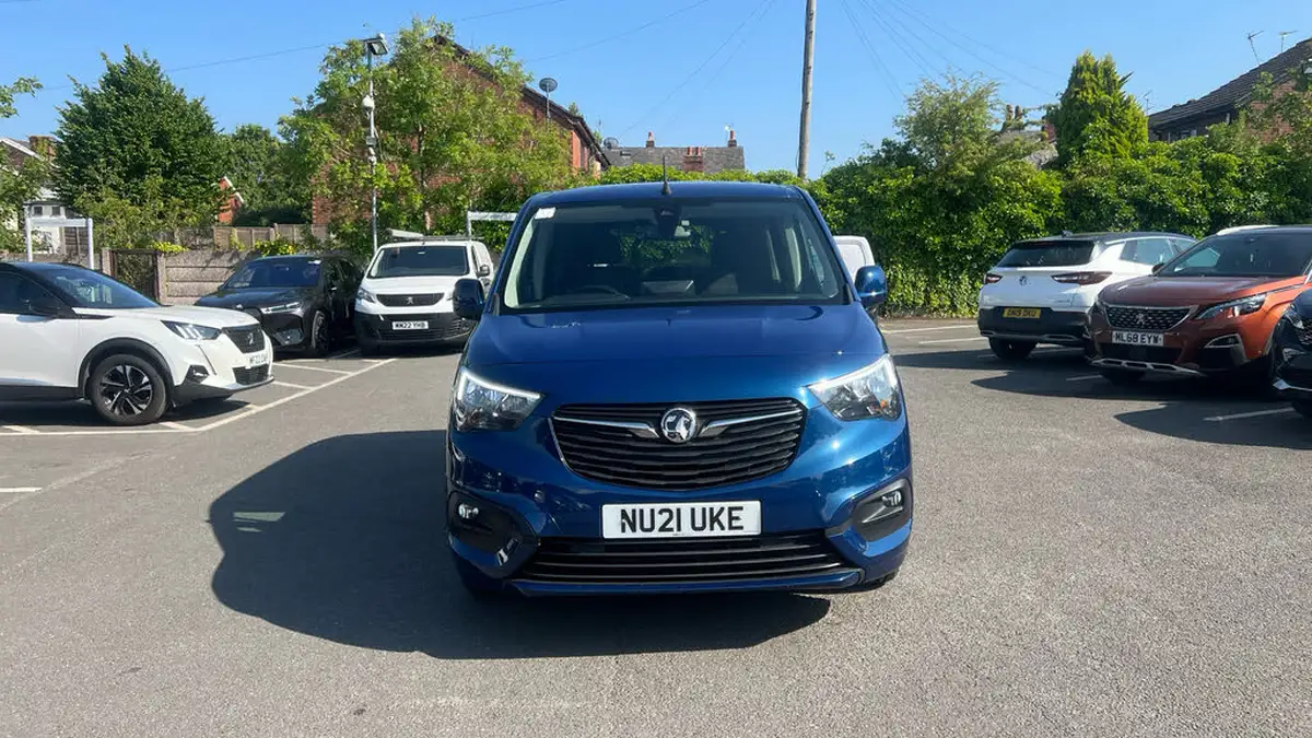 2021-vauxhall-combo-life-15-se-100ps-big-7